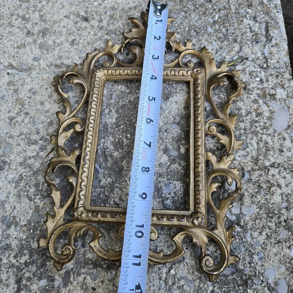 Vintage/Antique Shabby Chic Cast Iron Picture Frame  Easel Style EUC